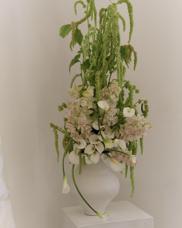 The Cost of Wedding Flowers: A Guide to Budgets & Blooms at Every Price Point