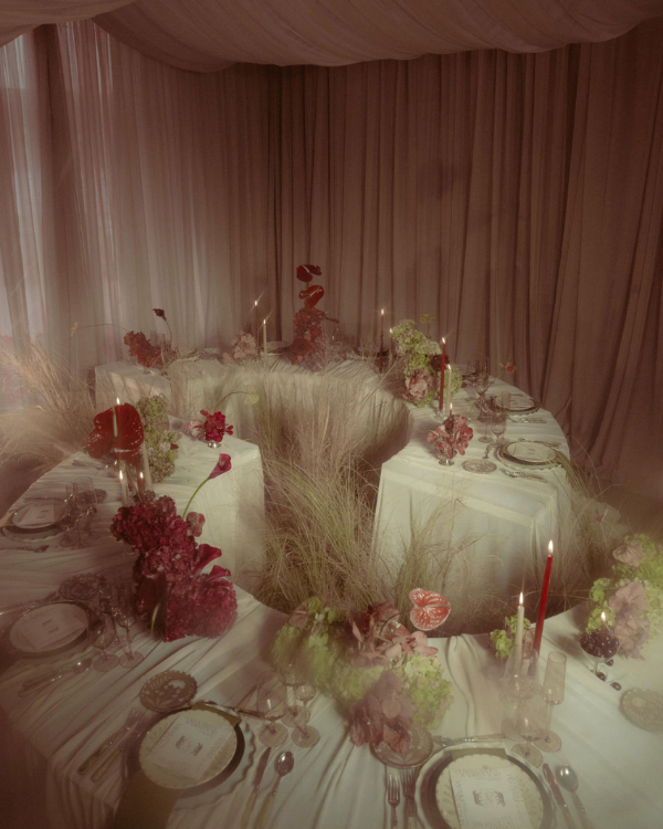 Vintage Dreams, Modern Love