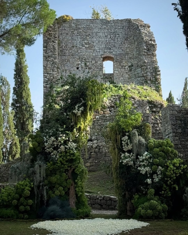 30 Wedding Arch Ideas for a Picture-Perfect Ceremony in 2025