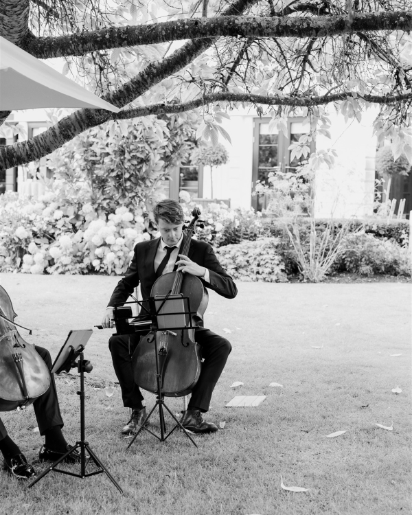 A Romantic Wedding at a Timeless English Countryside Estate