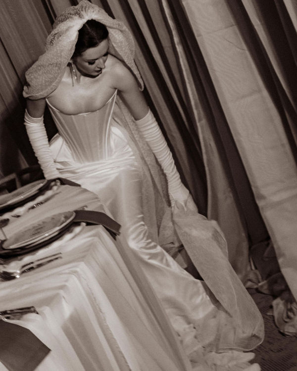 Vintage Dreams, Modern Love