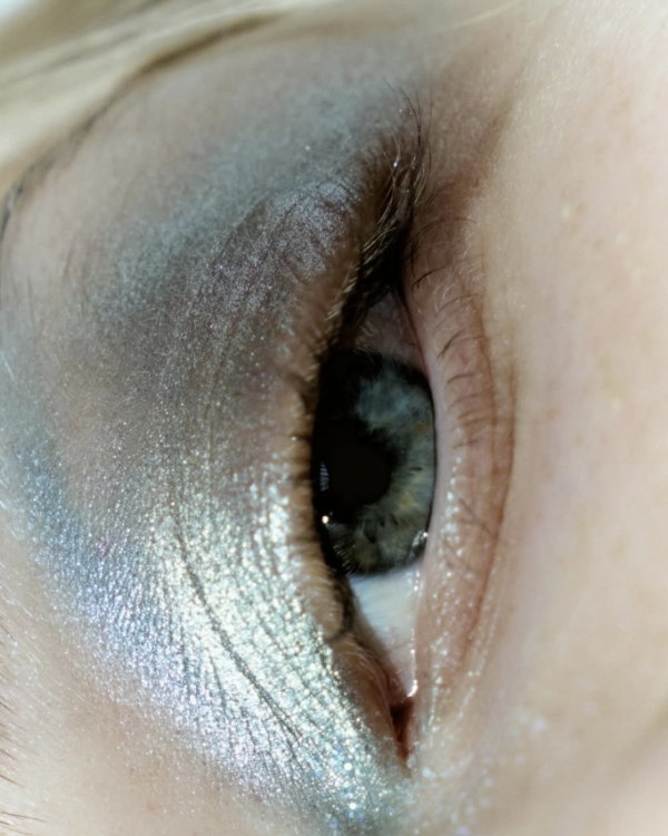 A Step-by-Step Guide to Sea Witchery Makeup