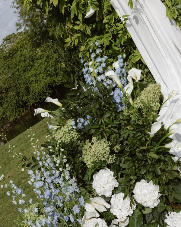 A Romantic Wedding at a Timeless English Countryside Estate