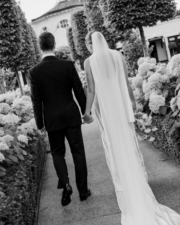 A Romantic Wedding at a Timeless English Countryside Estate