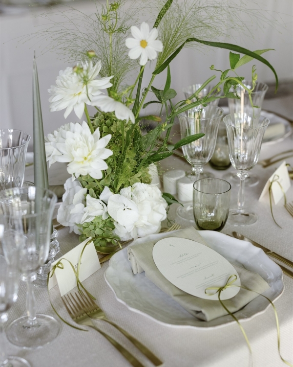 A Romantic Wedding at a Timeless English Countryside Estate