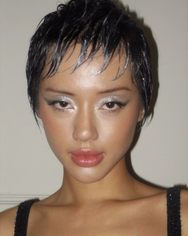 A Step-by-Step Guide to Sea Witchery Makeup