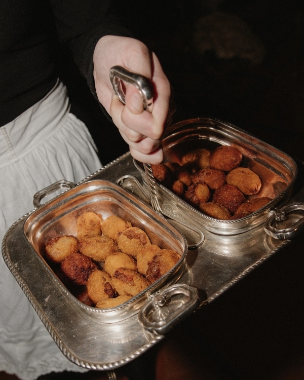 An Elegant & Artistic Palace Wedding in Seville, Spain