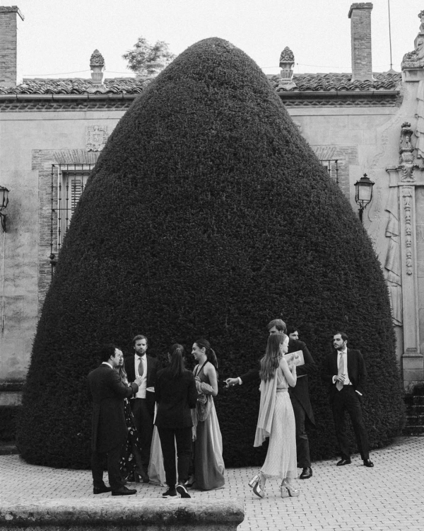 How to Handle Last-Minute Wedding Expenses Without Blowing Your Budget