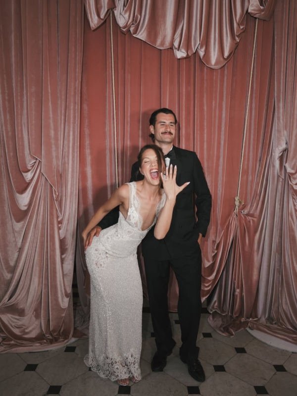 40 Unique Portraits Ideas for the Bride and Groom