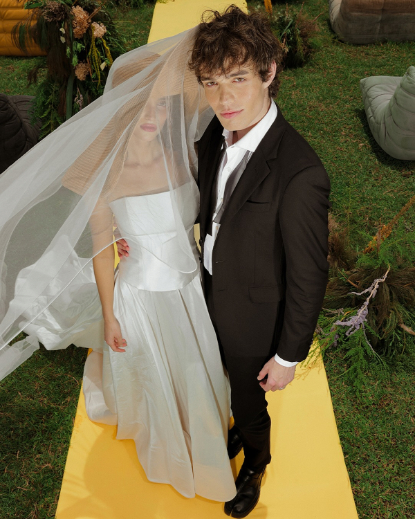 40 Unique Portraits Ideas for the Bride and Groom