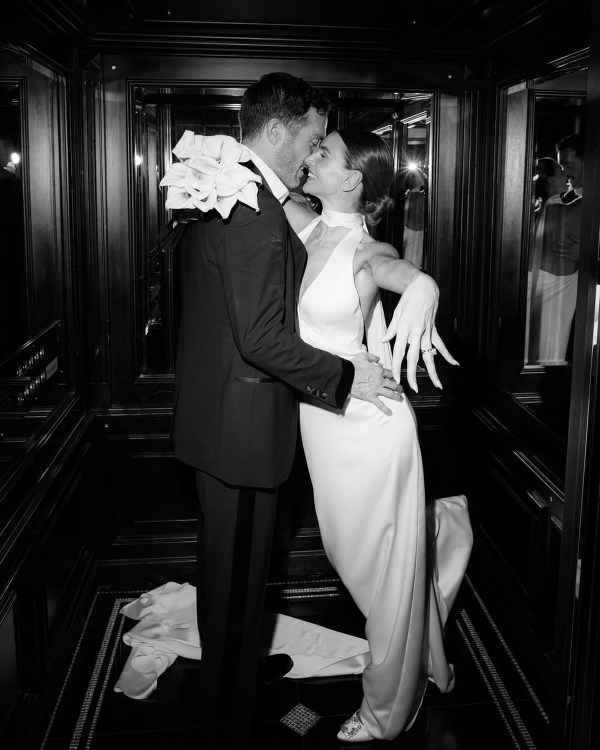 40 Unique Portraits Ideas for the Bride and Groom