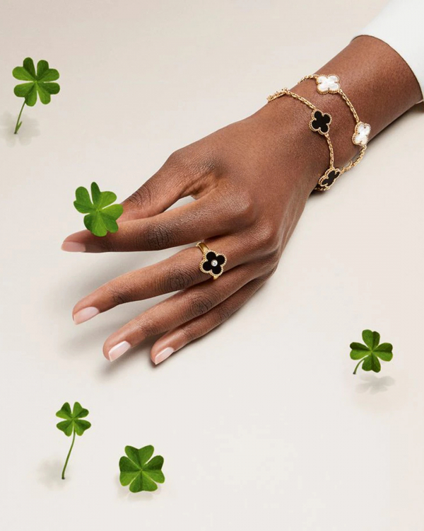 Iconic Jewelry Pieces that Will Never Go Out of Style | Timeless Necklaces, Rings & Earrings