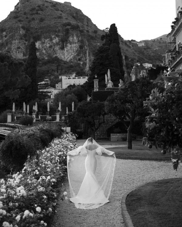 Everything You Should Do 6 Months Before the Wedding