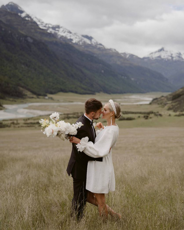 First Look Wedding Photography Advice | Bride and Fiance First Look Photos