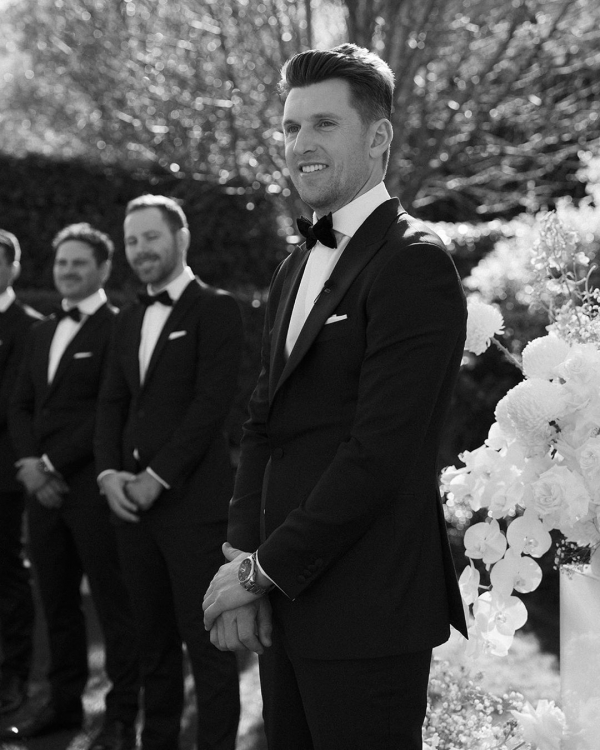 First Look Wedding Photography Advice | Bride and Fiance First Look Photos