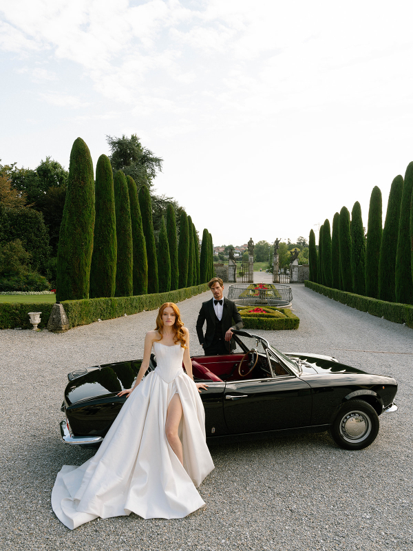 Photographers Beige and Wine