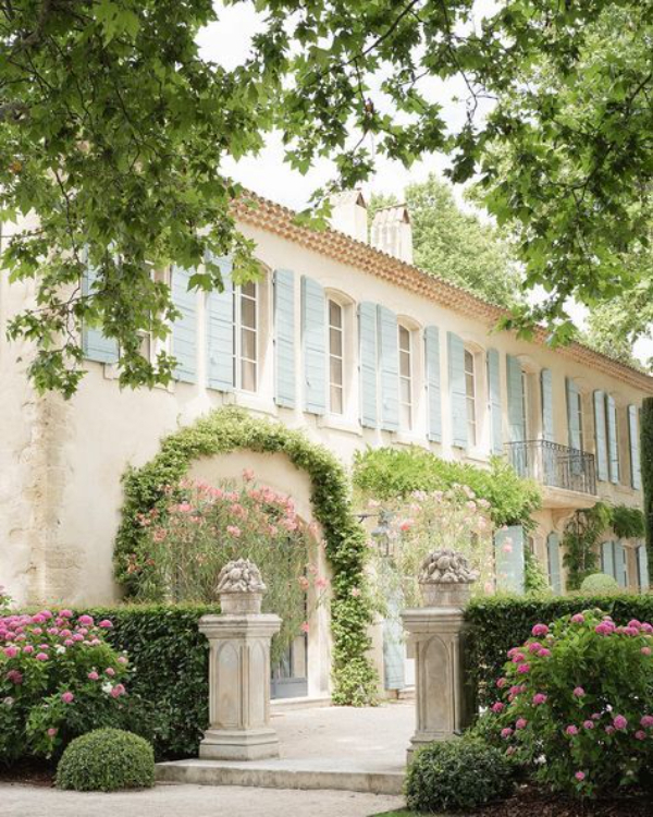 45 Unique Party Favor Ideas for Every Wedding Style