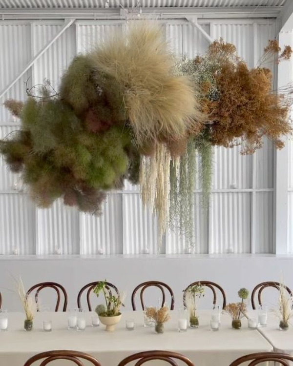 10 Flower Varieties Trending for 2025 Weddings