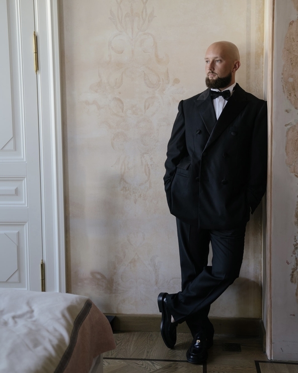 An Elegant Vintage-Style Wedding in a Historic Mansion