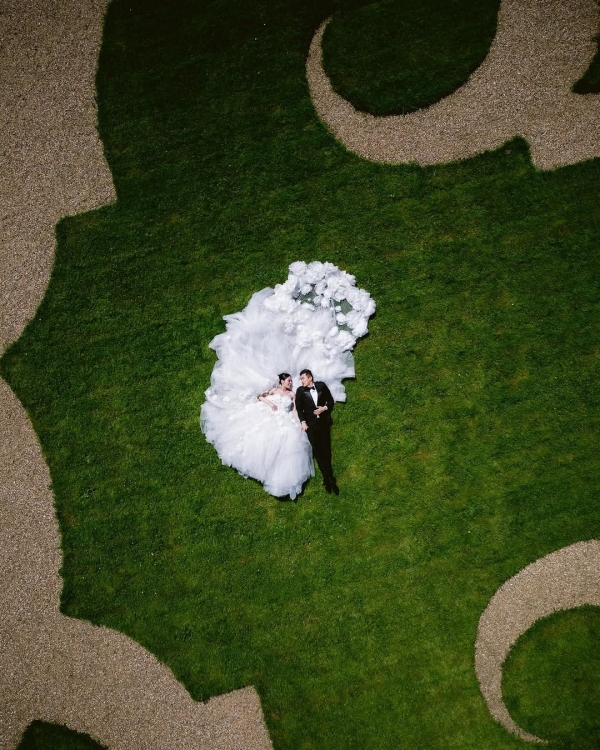 9 Best Wedding Photographers in France | French Luxury Photographers | Photography in Paris | Famous, Professional