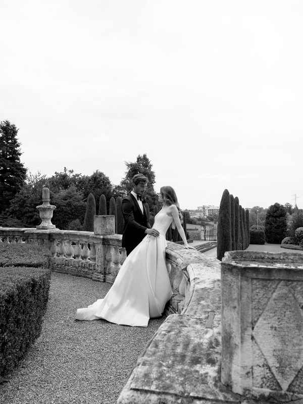 Photographers Beige and Wine