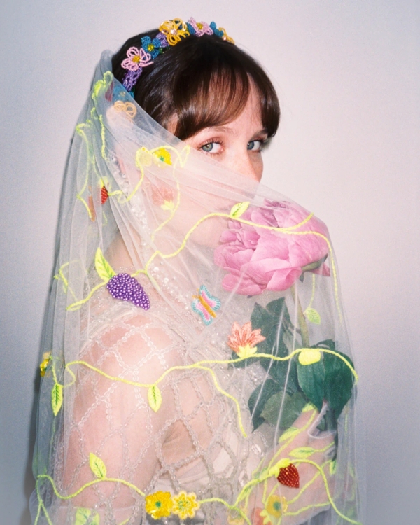 40 Colorful Shoes & Accessories to Brighten Your Bridal Look