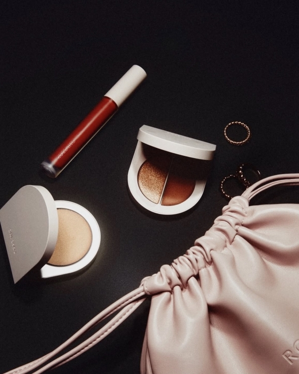 The Bridal Beauty Emergency Kit | 10 Bridal Beauty Essential: From Setting Spray to Sewing Kit