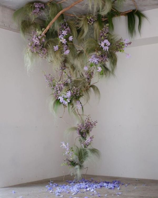 10 Flower Varieties Trending for 2025 Weddings