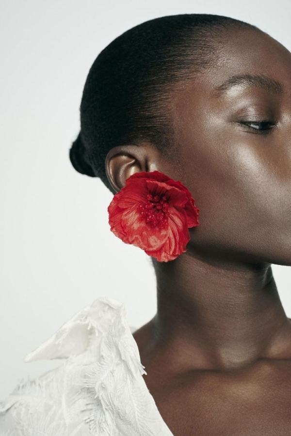 40 Colorful Shoes & Accessories to Brighten Your Bridal Look