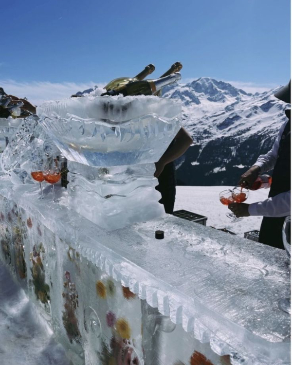 40 Tablescape Design Ideas for Your Winter Wedding