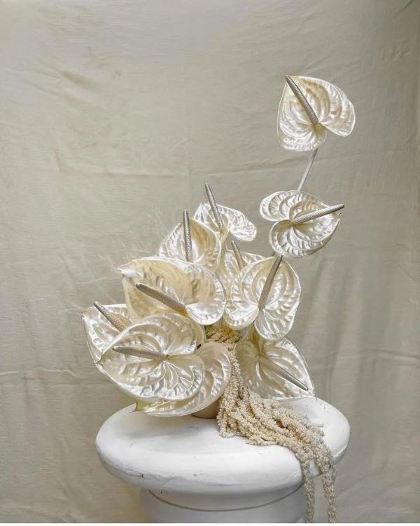 10 Flower Varieties Trending for 2025 Weddings