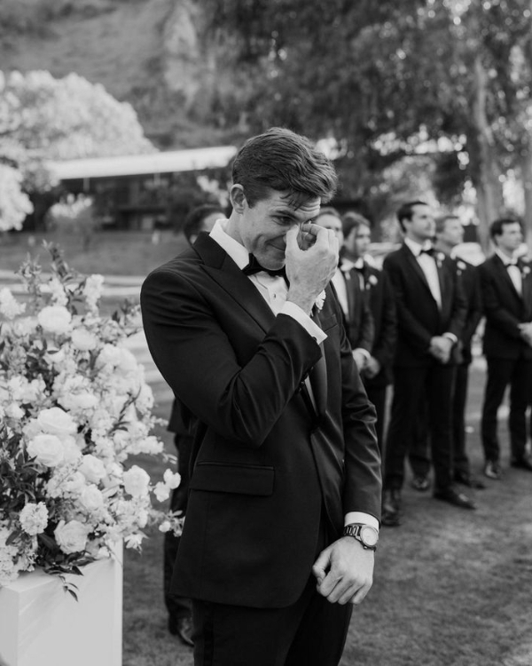 The Pros & Cons of a First Look