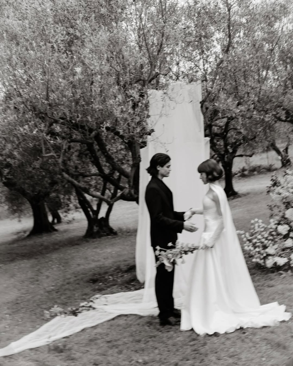 9 Best Wedding Photographers in France | French Luxury Photographers | Photography in Paris | Famous, Professional