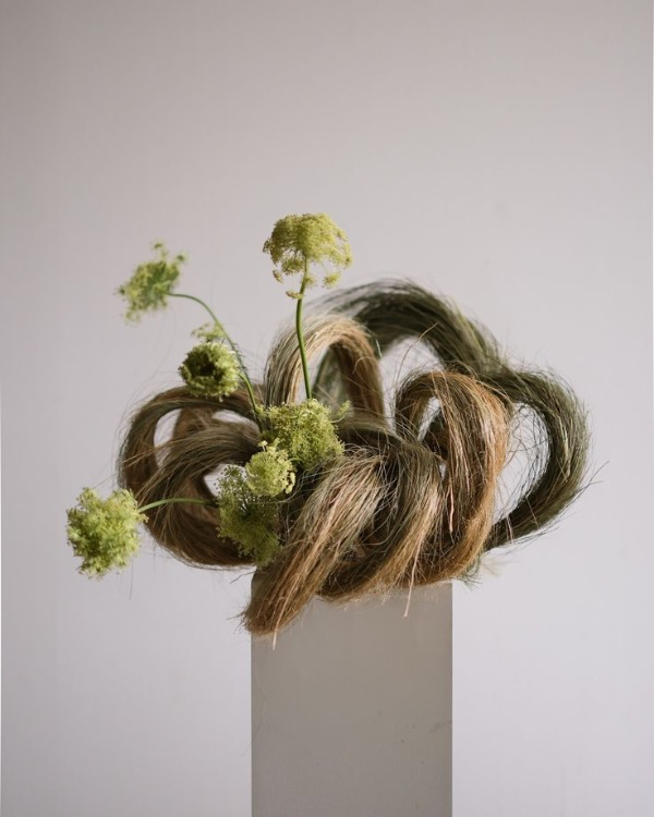 10 Flower Varieties Trending for 2025 Weddings