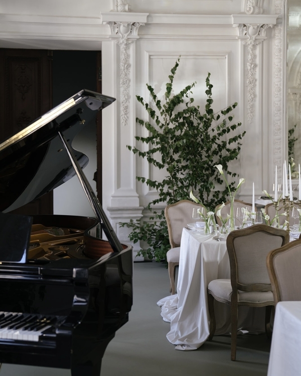 An Elegant Vintage-Style Wedding in a Historic Mansion