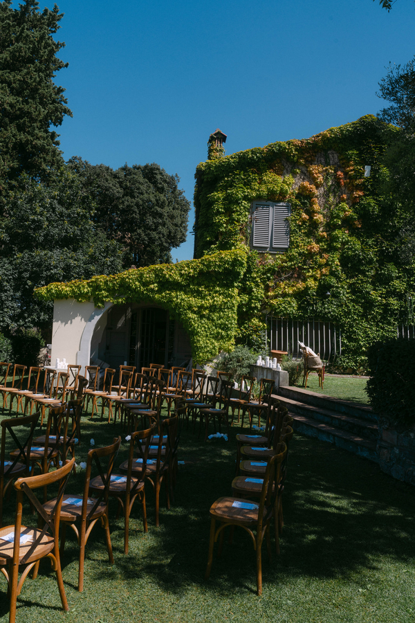 Photographers Beige and Wine