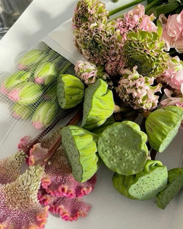 10 Flower Varieties Trending for 2025 Weddings