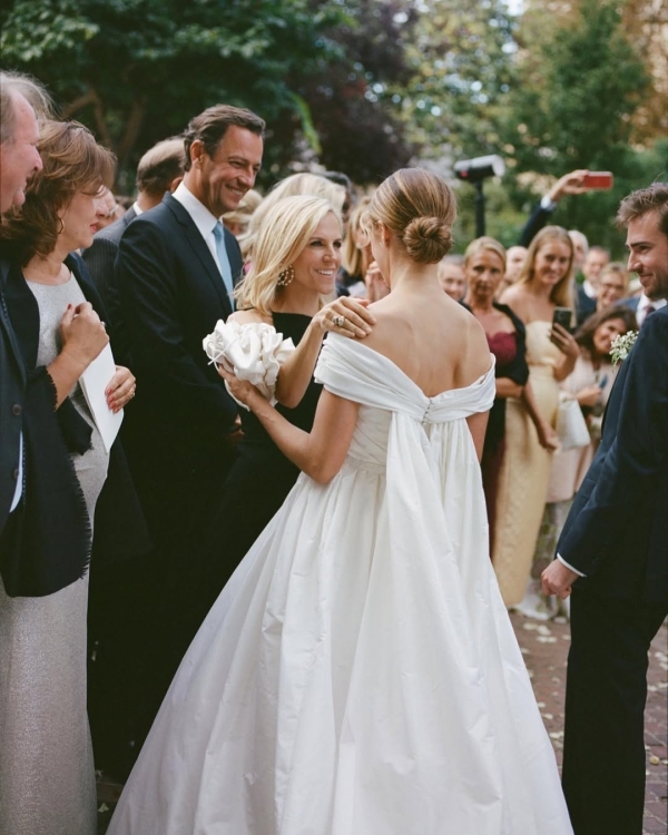 9 Best Wedding Photographers in France | French Luxury Photographers | Photography in Paris | Famous, Professional