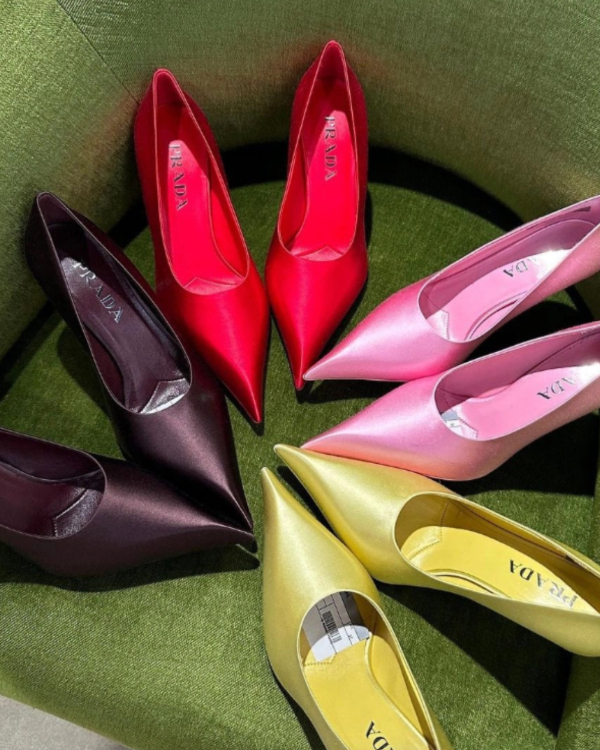 40 Colorful Shoes & Accessories to Brighten Your Bridal Look