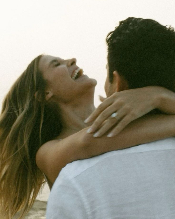 Just Got Engaged? Here's 8 Essential Steps to Do Next