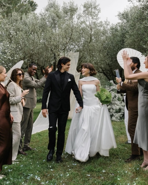 9 Best Wedding Photographers in France | French Luxury Photographers | Photography in Paris | Famous, Professional