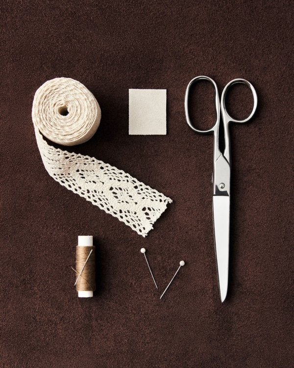 The Bridal Beauty Emergency Kit | 10 Bridal Beauty Essential: From Setting Spray to Sewing Kit