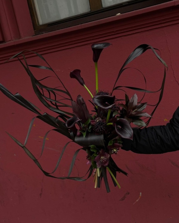 10 Flower Varieties Trending for 2025 Weddings