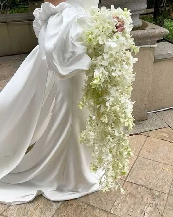 10 Flower Varieties Trending for 2025 Weddings