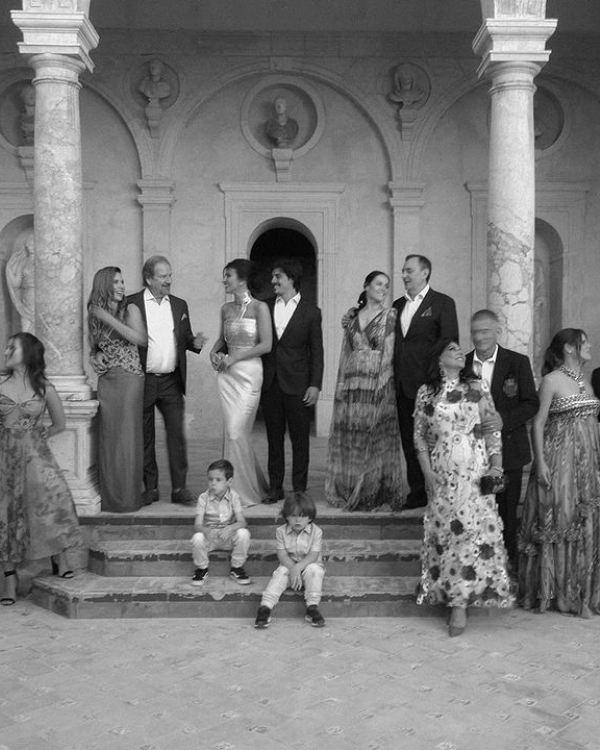 How to Handle Wedding Guest List Requests from Parents & In-Laws