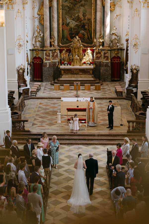 Photographers Beige and Wine