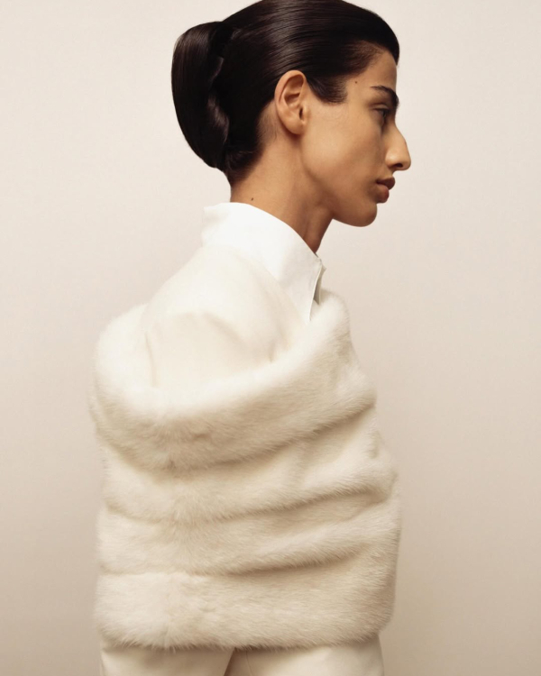 9 Chic Ways to Style Your Bridal Dress for a Winter Wedding