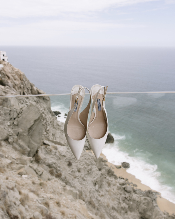 A Sculptural Golden Hour Wedding Along the Cliffs of Cabo