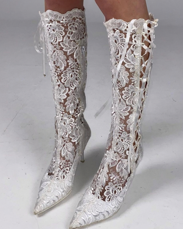 9 Chic Ways to Style Your Bridal Dress for a Winter Wedding