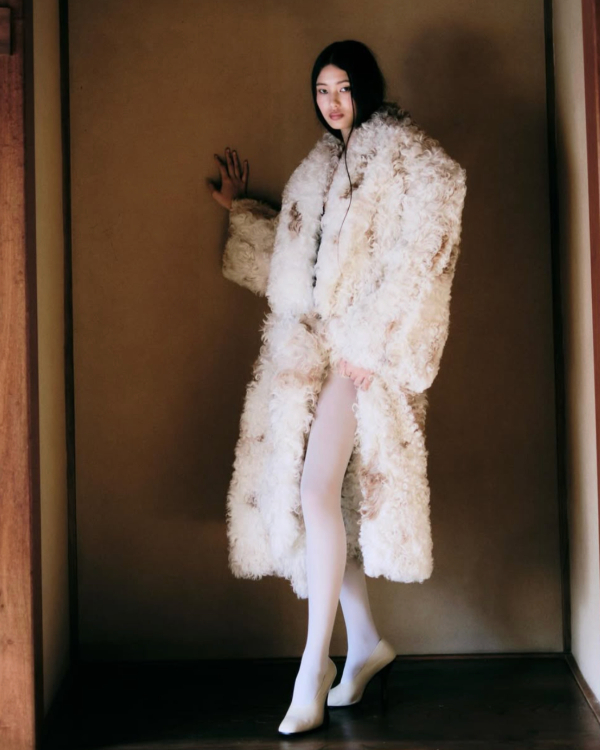 9 Chic Ways to Style Your Bridal Dress for a Winter Wedding